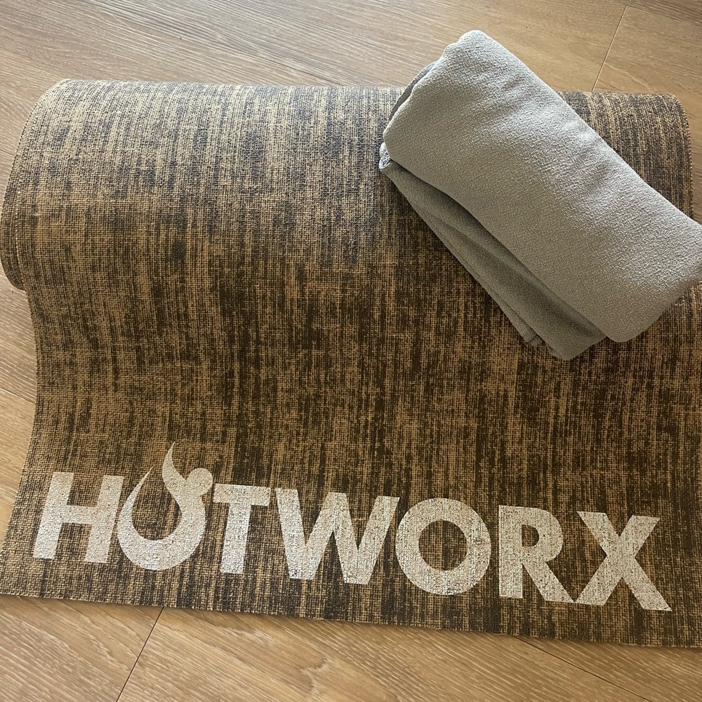 HOTWORX workout yoga mat & mat towel